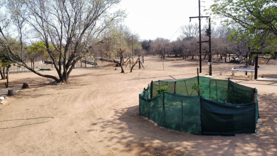 6 Bedroom Property for Sale in Zoutpansdrift North West